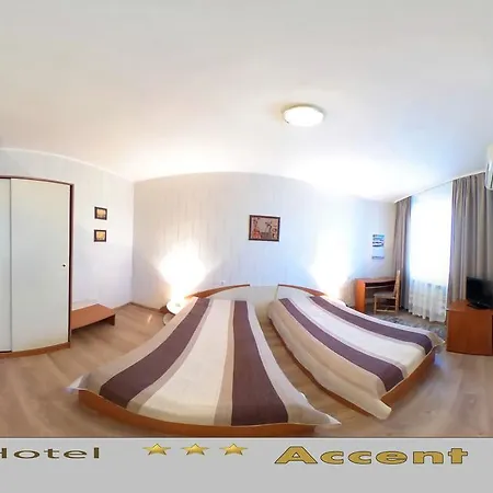 Family Accent מלון 3*